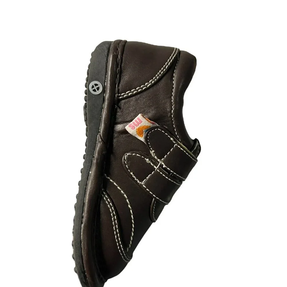 NEW Mooshu Trainers Sz 5 Brown Leather Squeaker Shoes